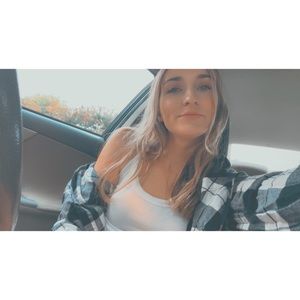 Meet your Posher, Courtney